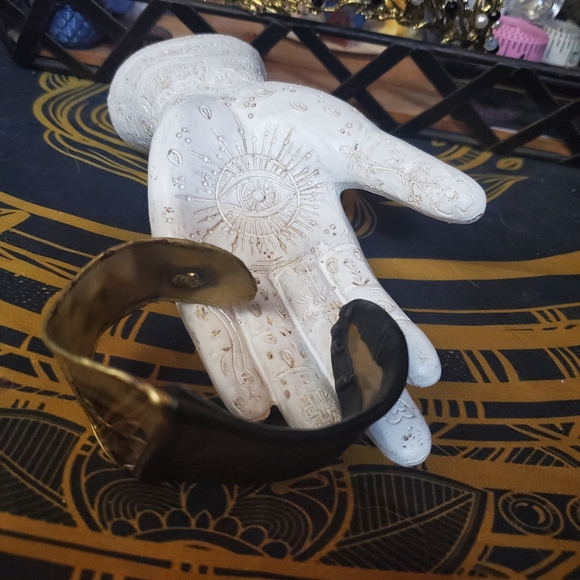 BNWT VINTAGE Handmade leather and metal bracelet with matching earrings - Picture 3 of 6